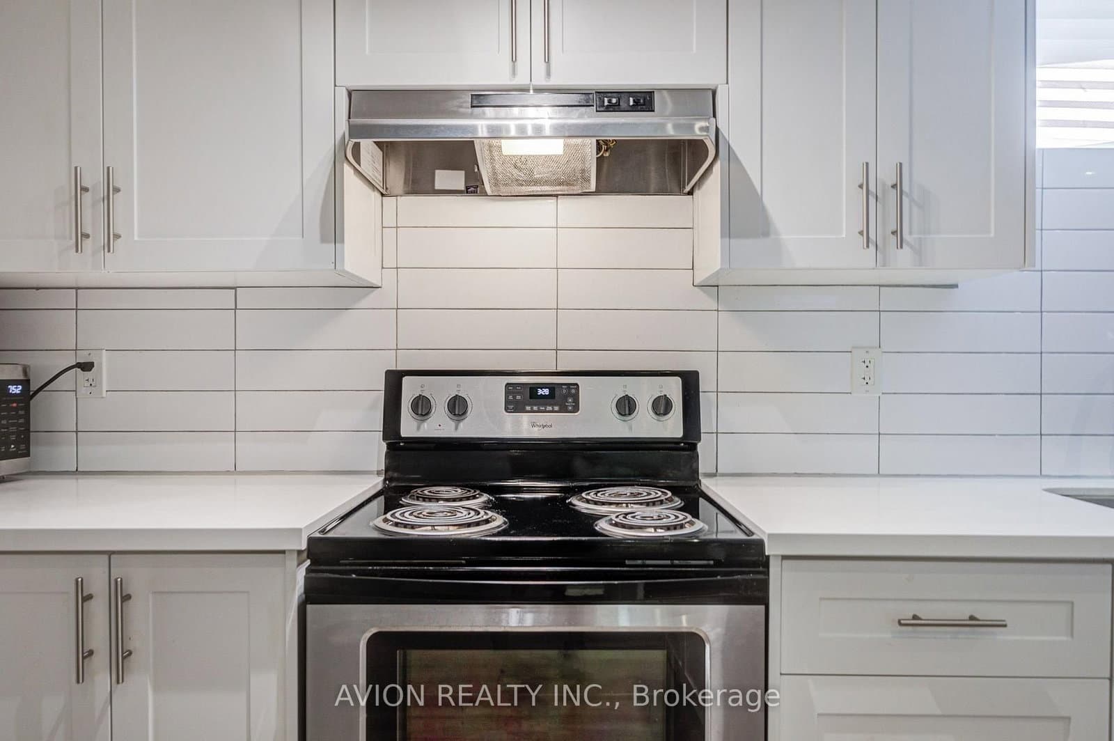 28 Monarchdale Avenue, Unit Bsmt thumbnail 15