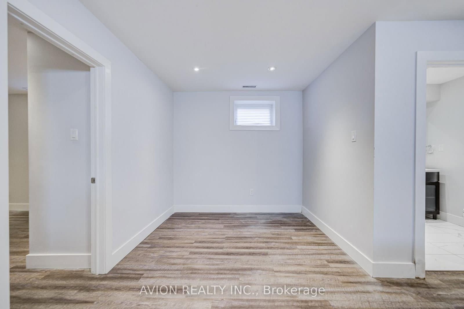 28 Monarchdale Avenue, Unit Bsmt thumbnail 17