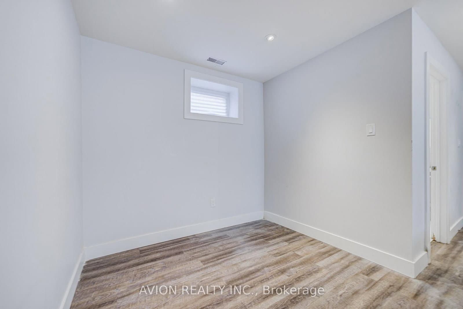 28 Monarchdale Avenue, Unit Bsmt thumbnail 18