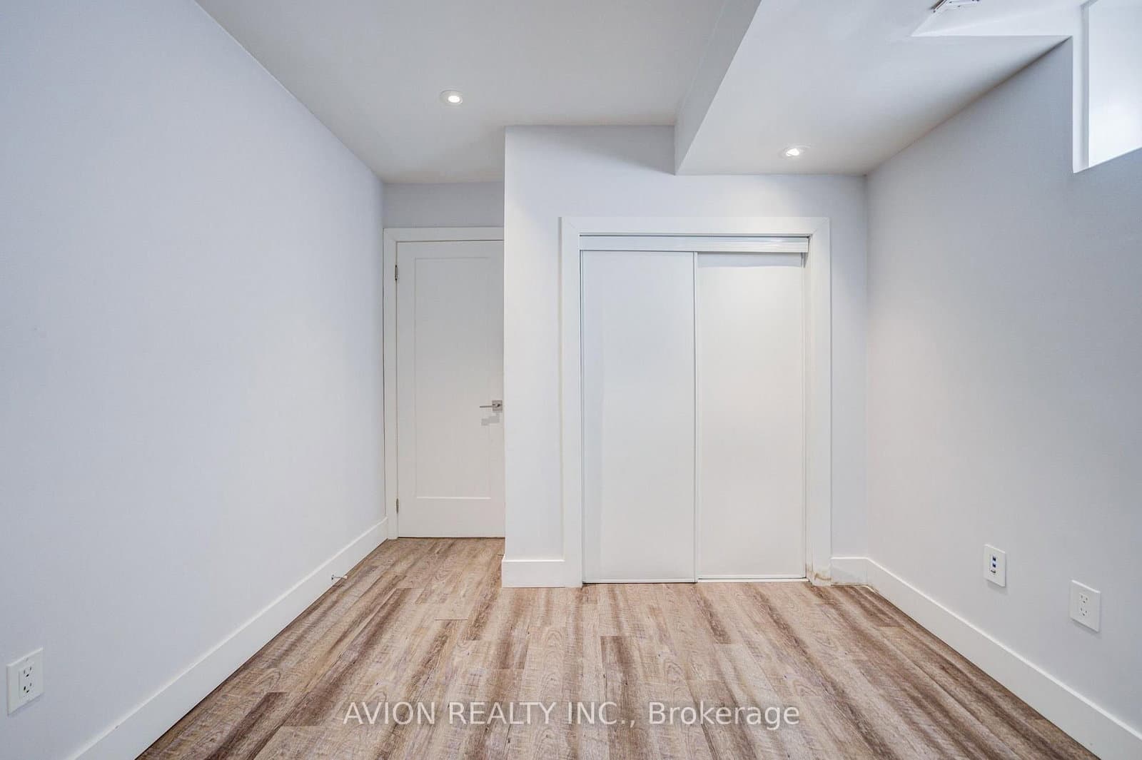 28 Monarchdale Avenue, Unit Bsmt thumbnail 28