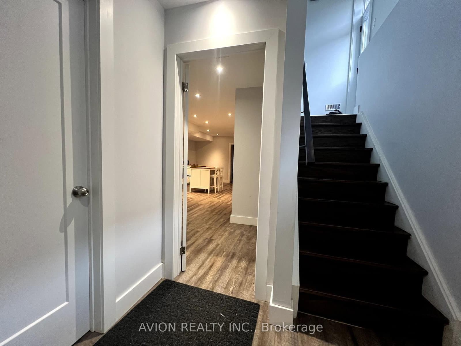 28 Monarchdale Avenue, Unit Bsmt thumbnail 5