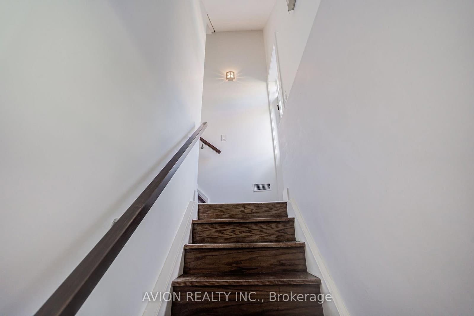 28 Monarchdale Avenue, Unit Bsmt thumbnail 7