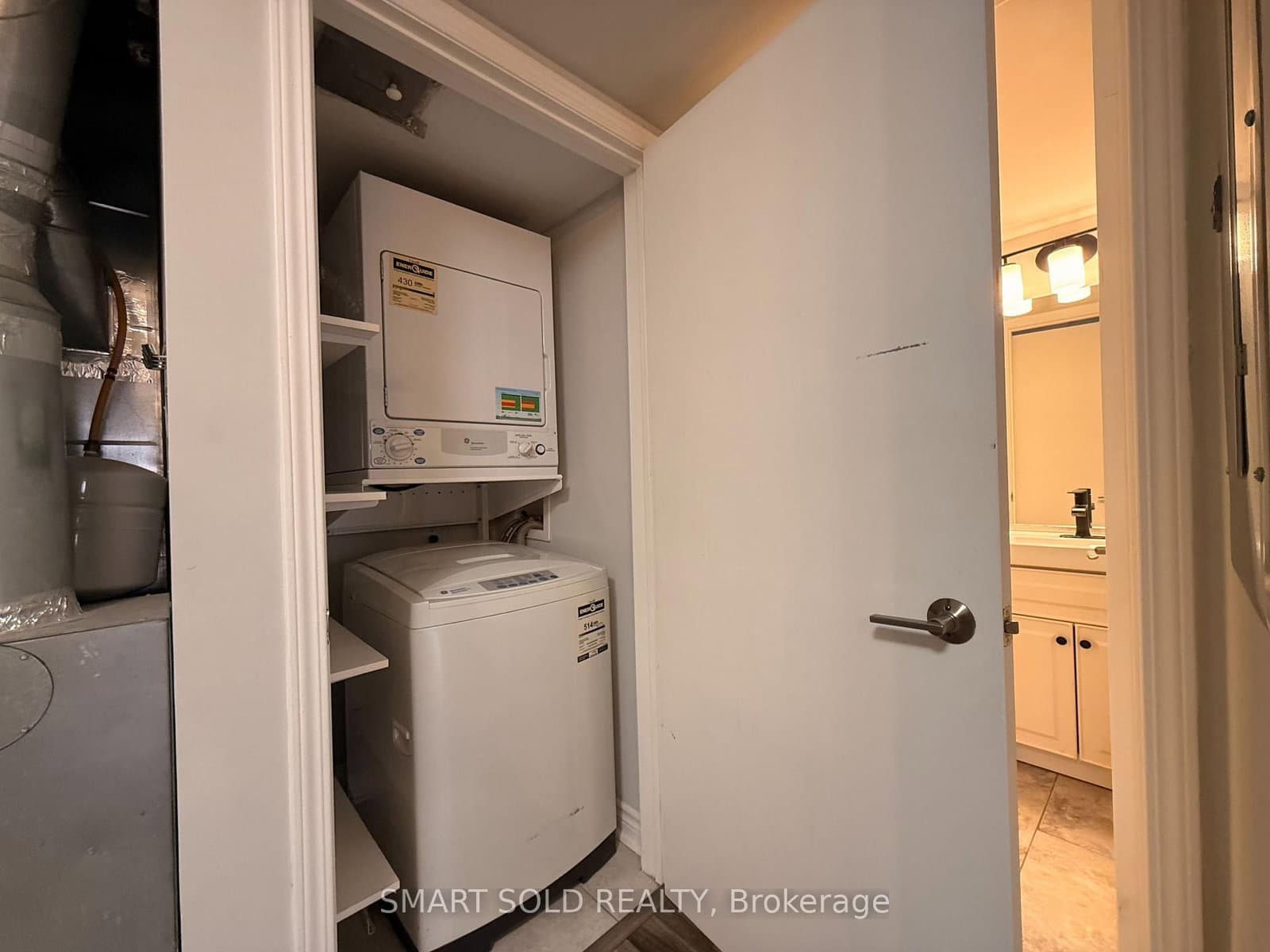 10 Laidlaw Street, Unit 725 thumbnail 13