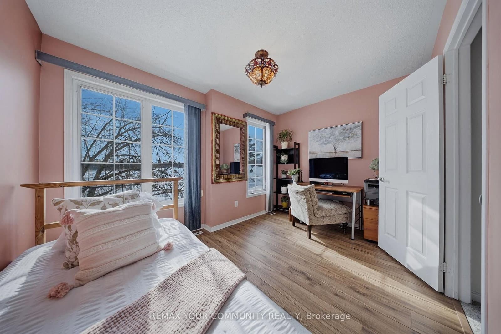 210 Manitoba Street, Unit 11 thumbnail 17