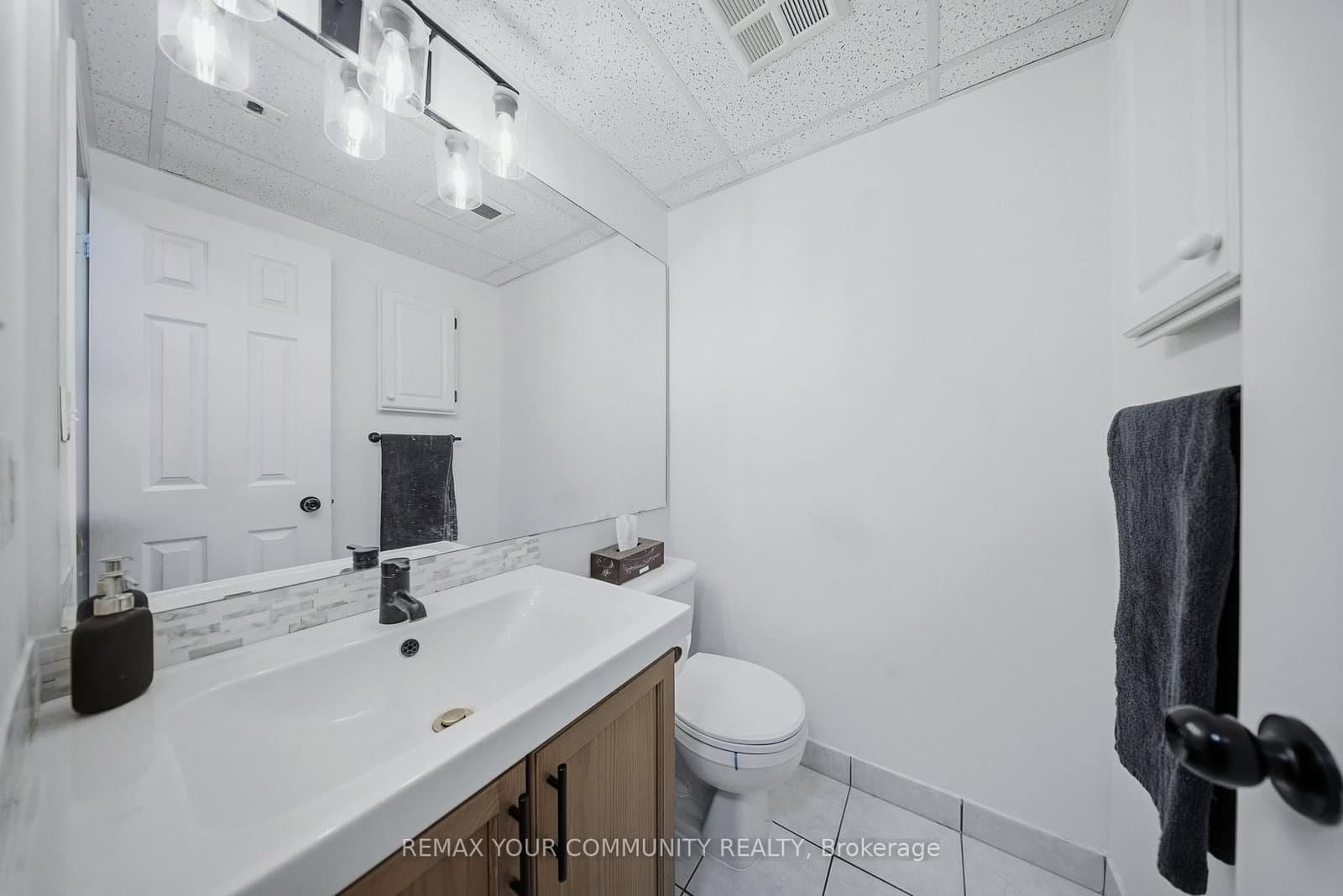 210 Manitoba Street, Unit 11 thumbnail 31