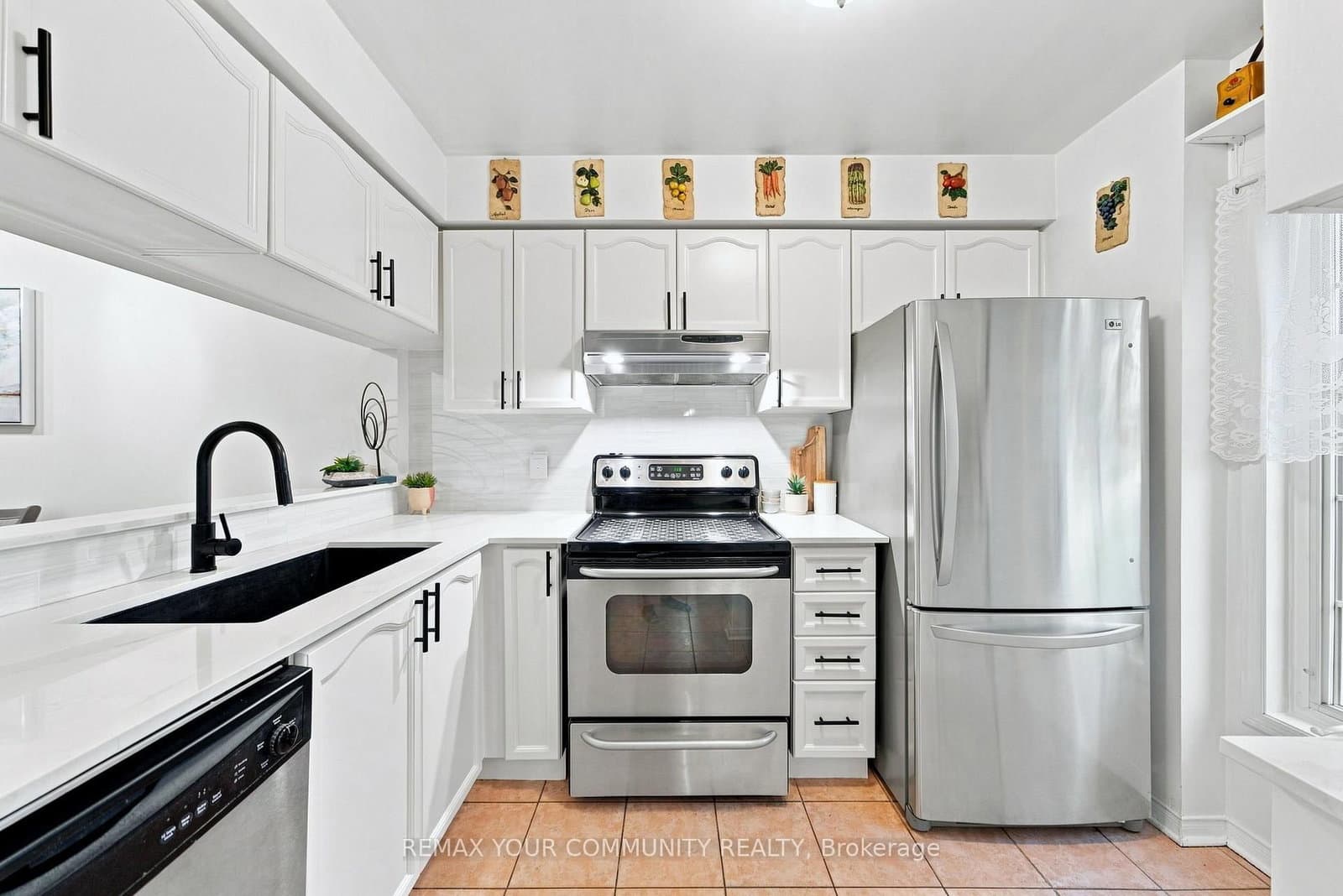 210 Manitoba Street, Unit 11 thumbnail 4