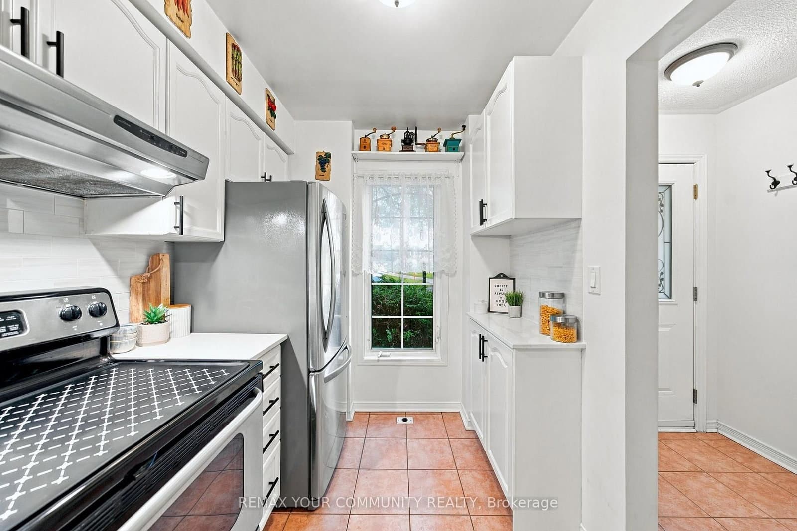 210 Manitoba Street, Unit 11 thumbnail 6
