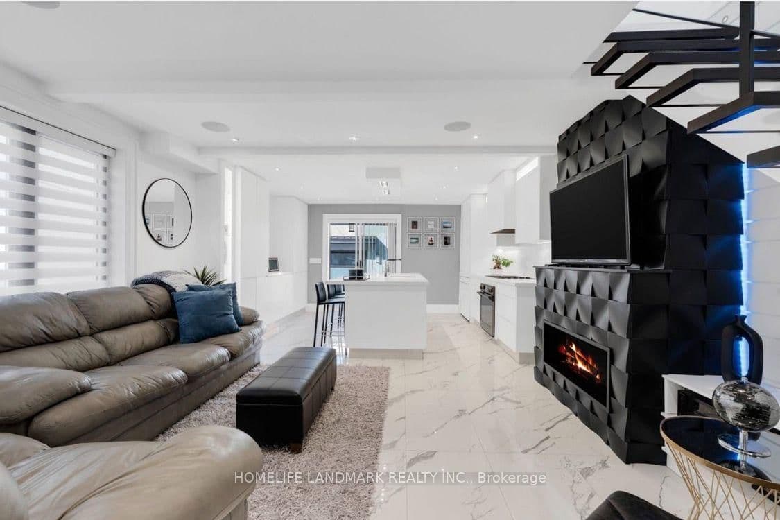 58 Carrick Avenue, Unit upper - Image 1