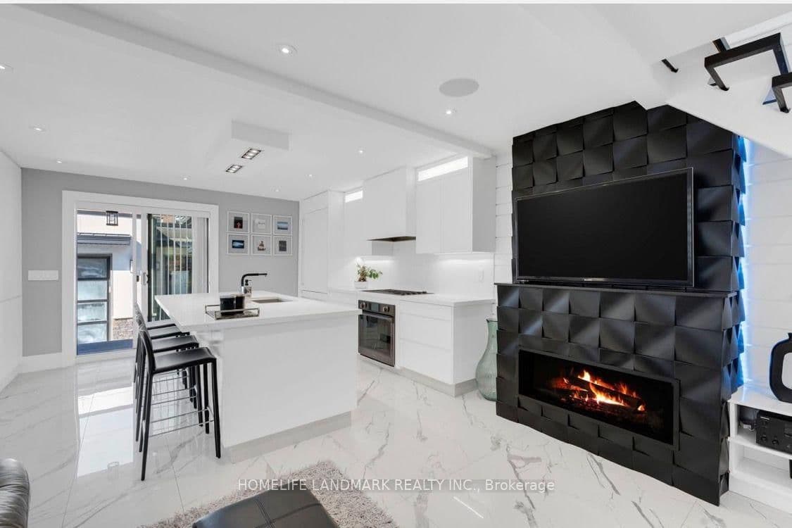 58 Carrick Avenue, Unit upper thumbnail 11