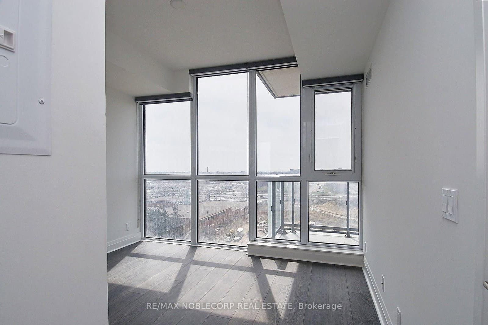 17 Zorra Street, Unit 807 thumbnail 10