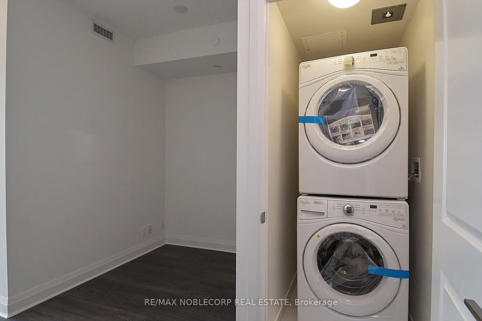 17 Zorra Street, Unit 807 thumbnail 7