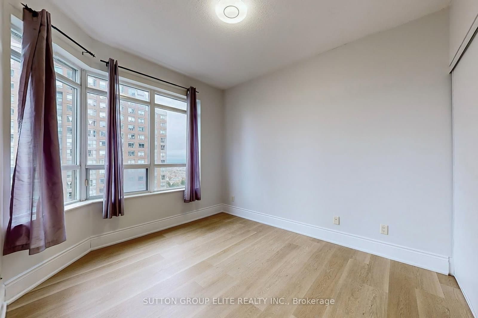 310 Burnhamthorpe Road W, Unit 1511 thumbnail 15