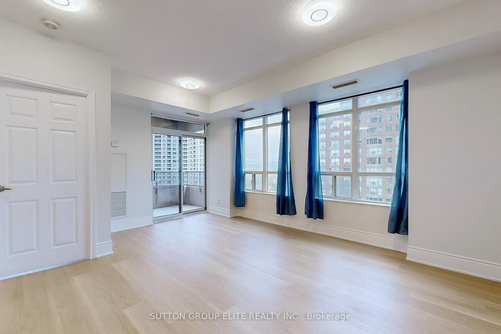 310 Burnhamthorpe Road W, Unit 1511 thumbnail 8