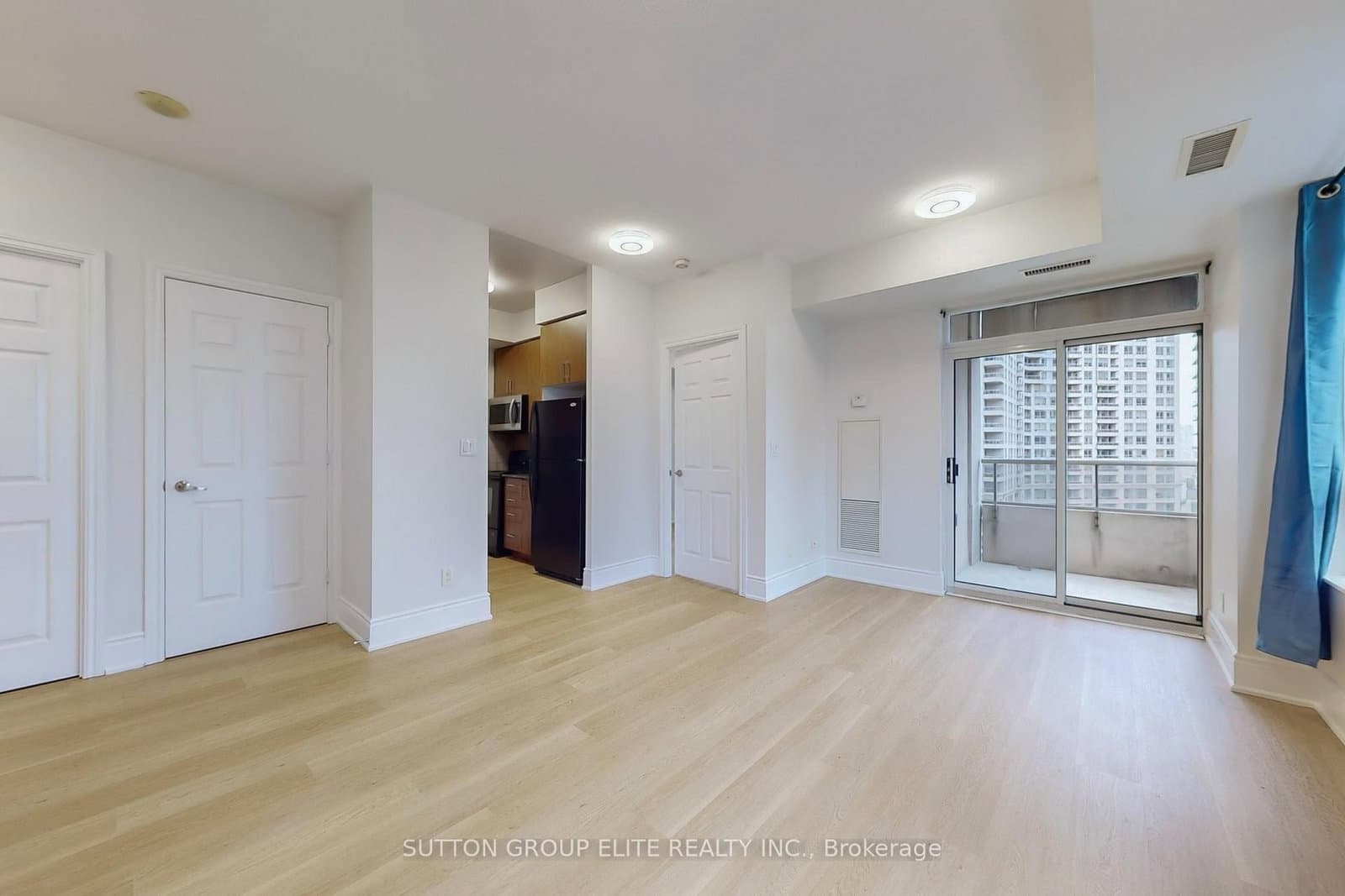 310 Burnhamthorpe Road W, Unit 1511 thumbnail 9