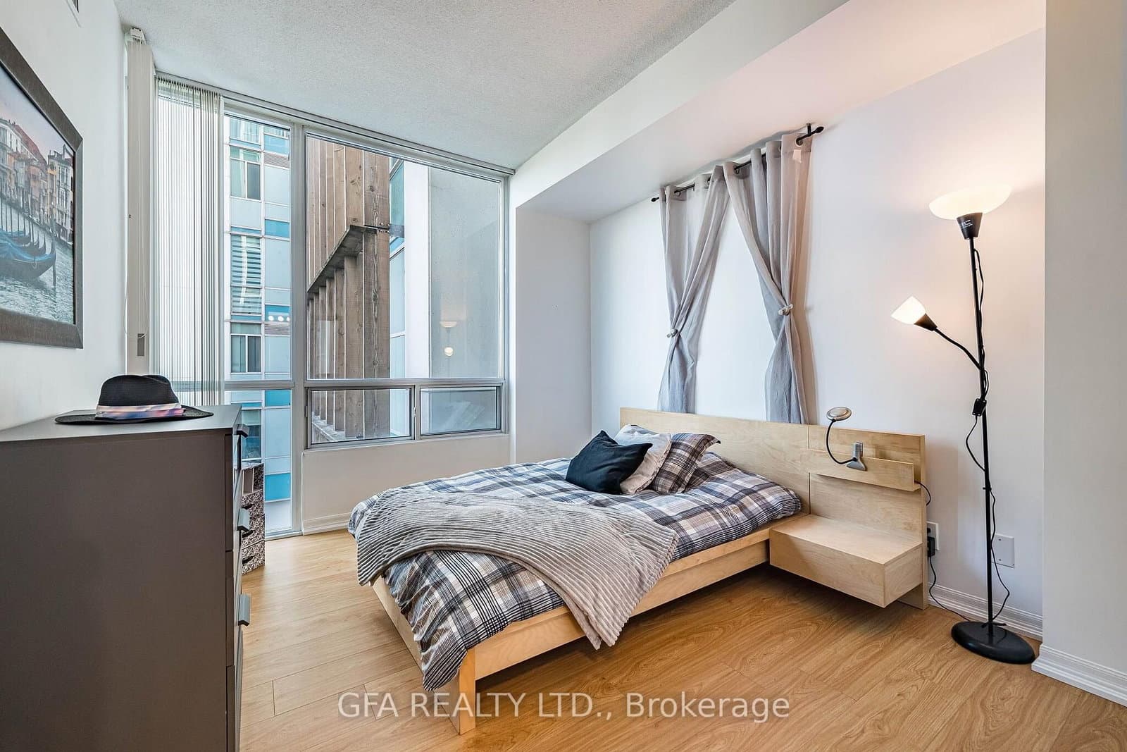 3939 Duke Of York Boulevard, Unit 306 thumbnail 27