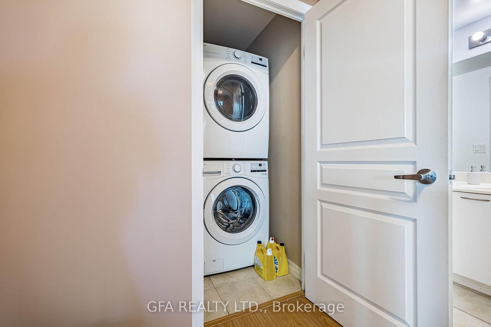 3939 Duke Of York Boulevard, Unit 306 thumbnail 30