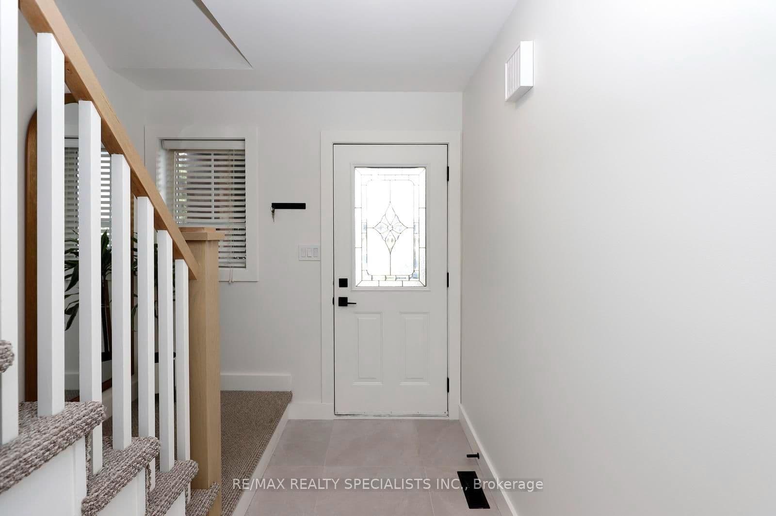 4434 Fairview Street thumbnail 3