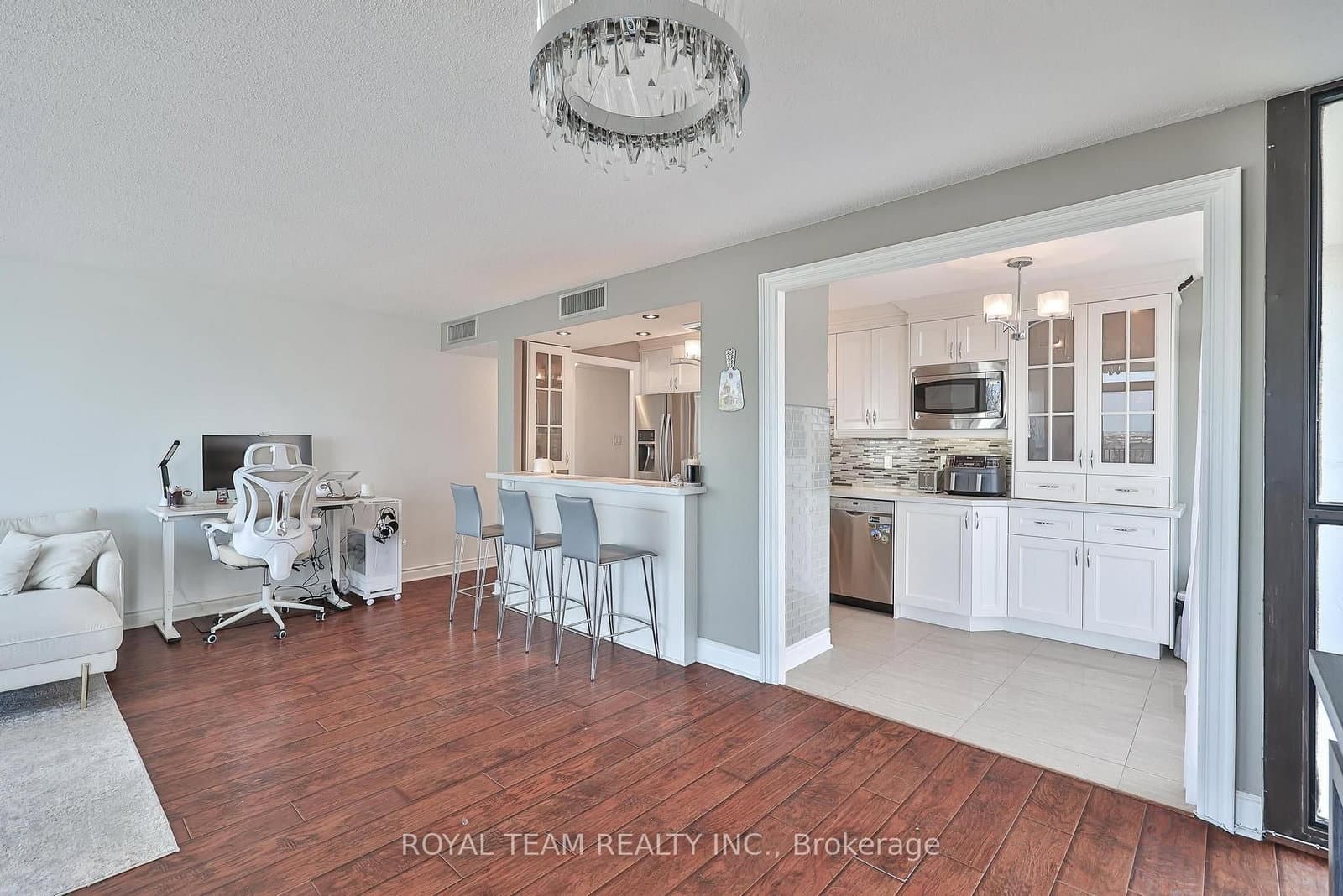 1333 Bloor Street, Unit 2004 thumbnail 14