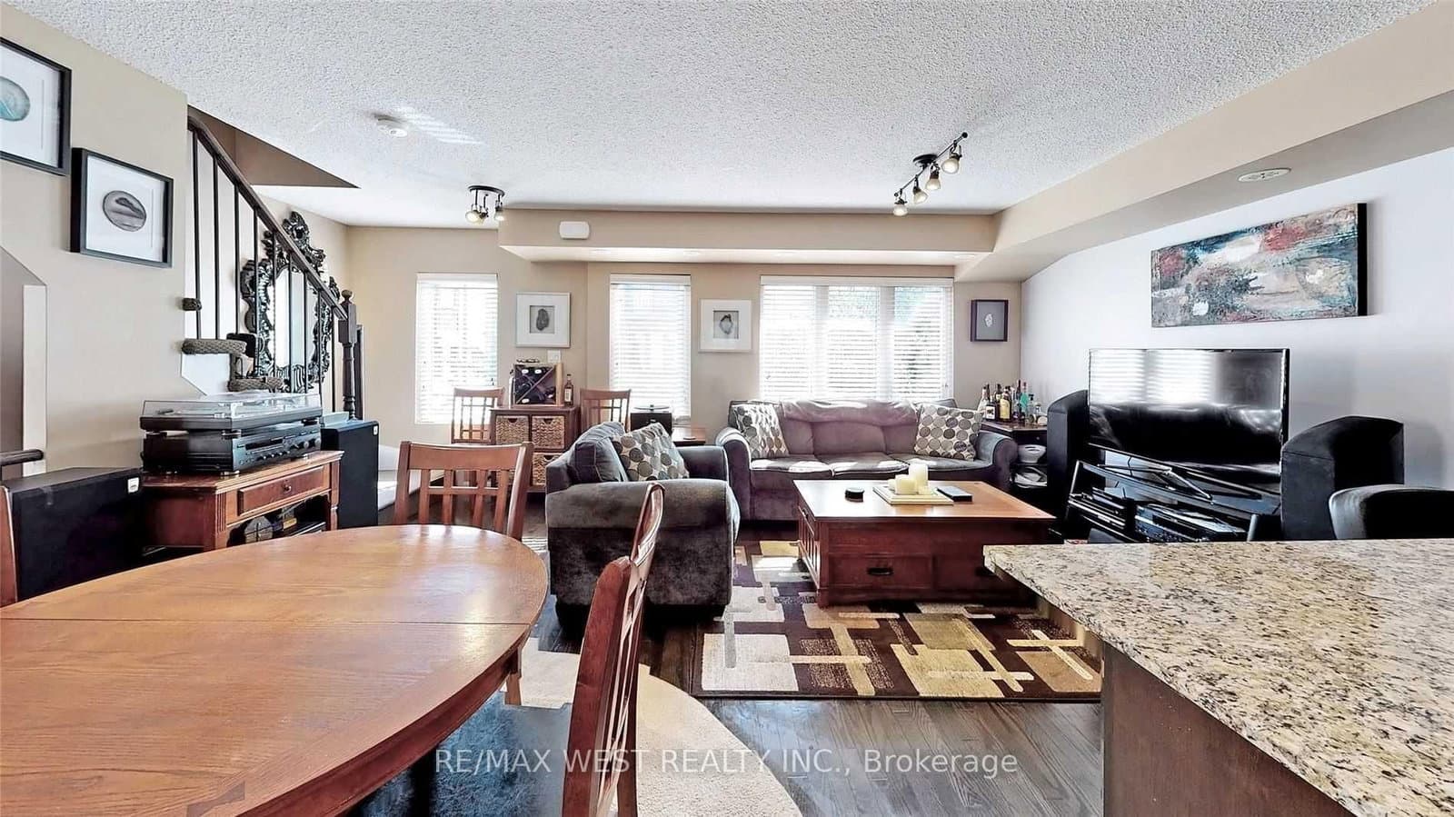10 Foundry Avenue, Unit 240 thumbnail 10