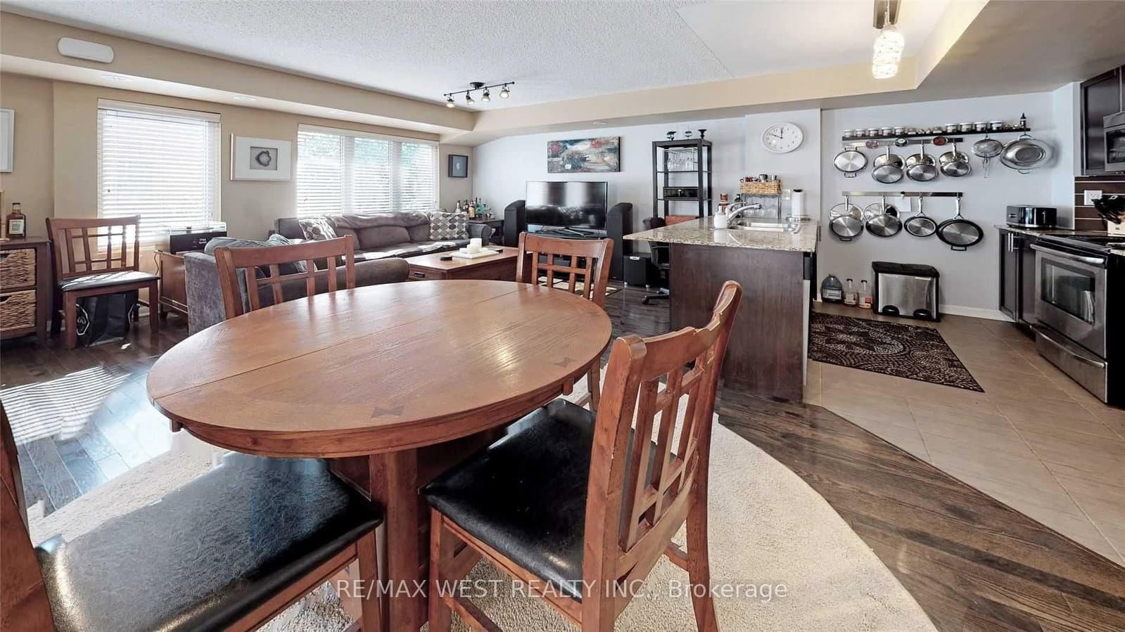 10 Foundry Avenue, Unit 240 thumbnail 12