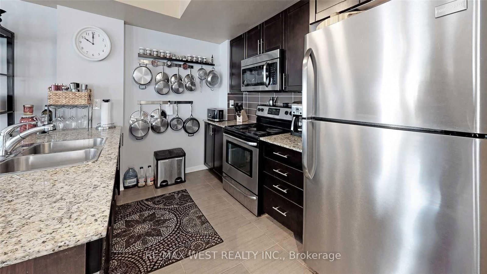 10 Foundry Avenue, Unit 240 thumbnail 15