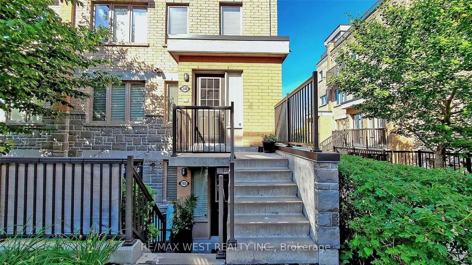 10 Foundry Avenue, Unit 240 thumbnail 2