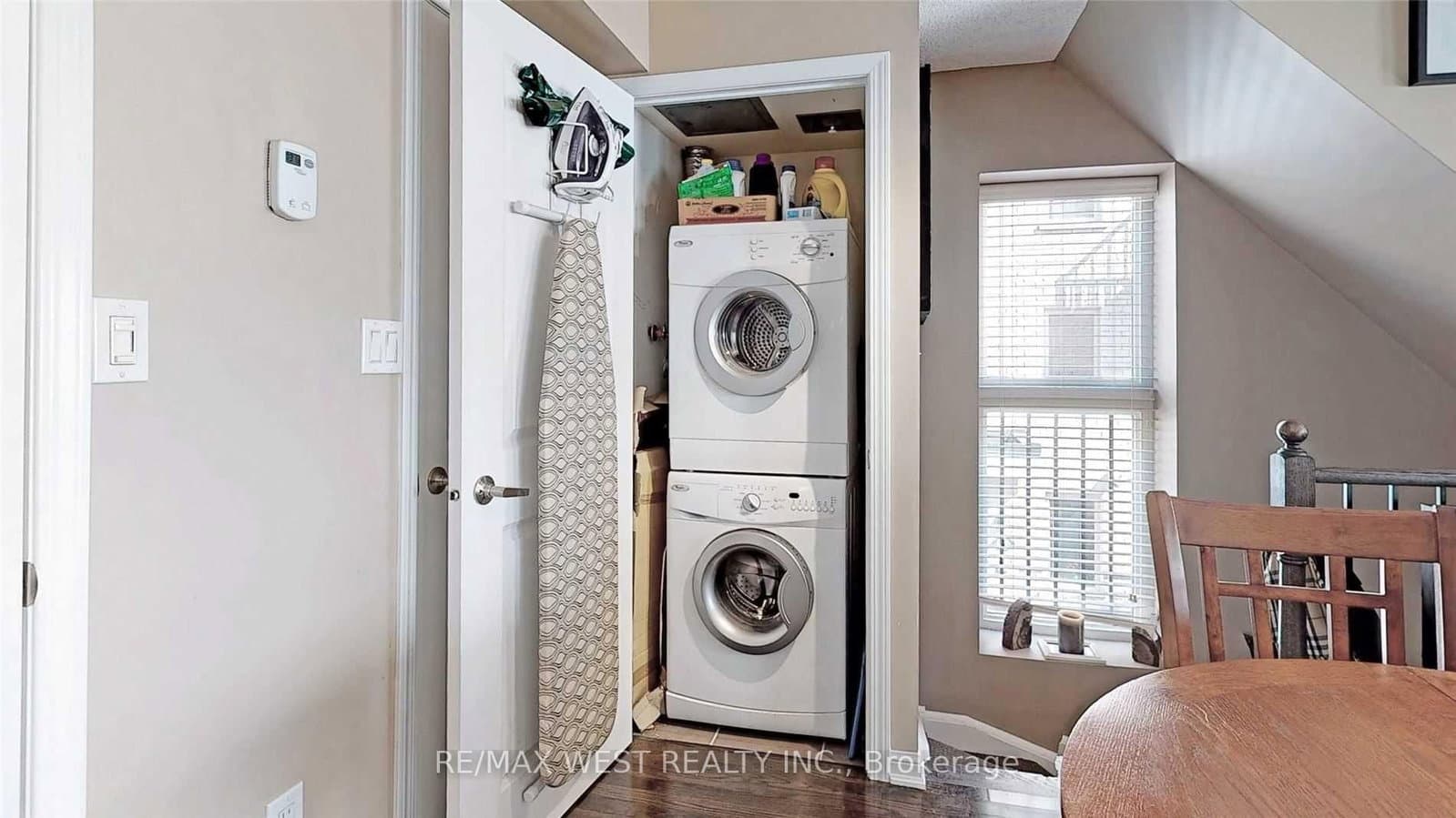 10 Foundry Avenue, Unit 240 thumbnail 20