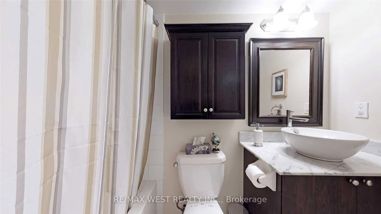 10 Foundry Avenue, Unit 240 thumbnail 27