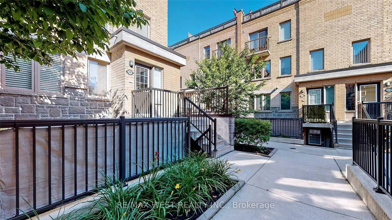10 Foundry Avenue, Unit 240 thumbnail 3