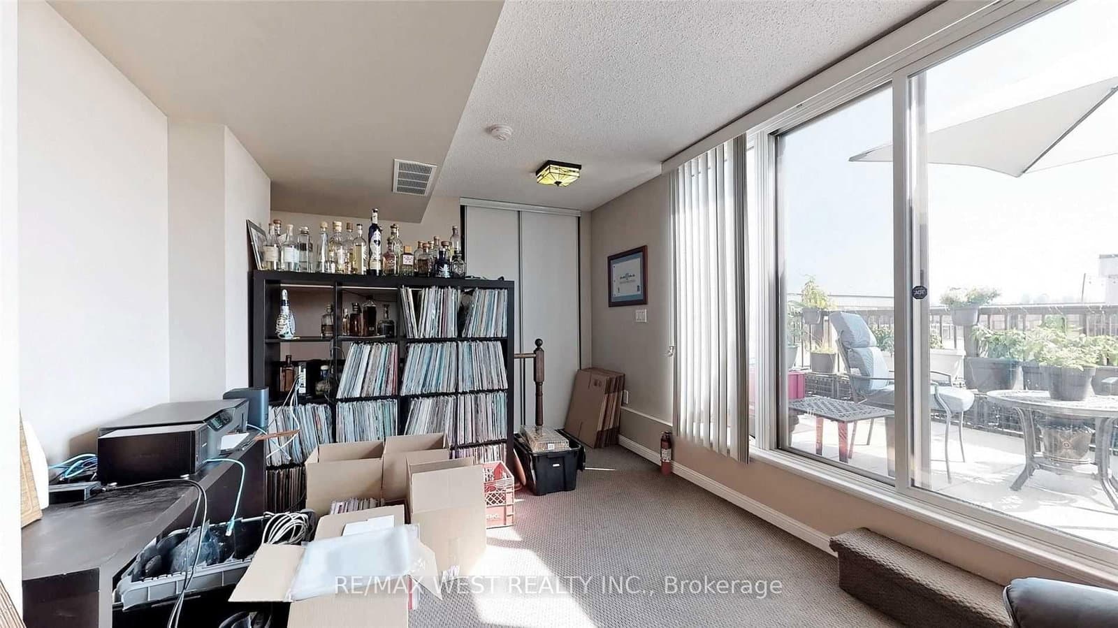 10 Foundry Avenue, Unit 240 thumbnail 30
