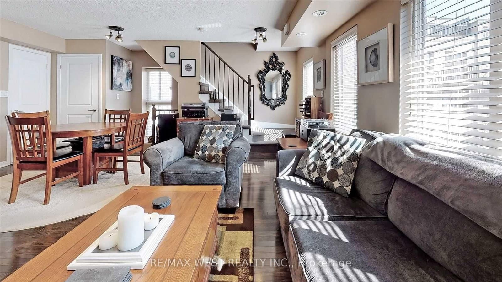 10 Foundry Avenue, Unit 240 thumbnail 8