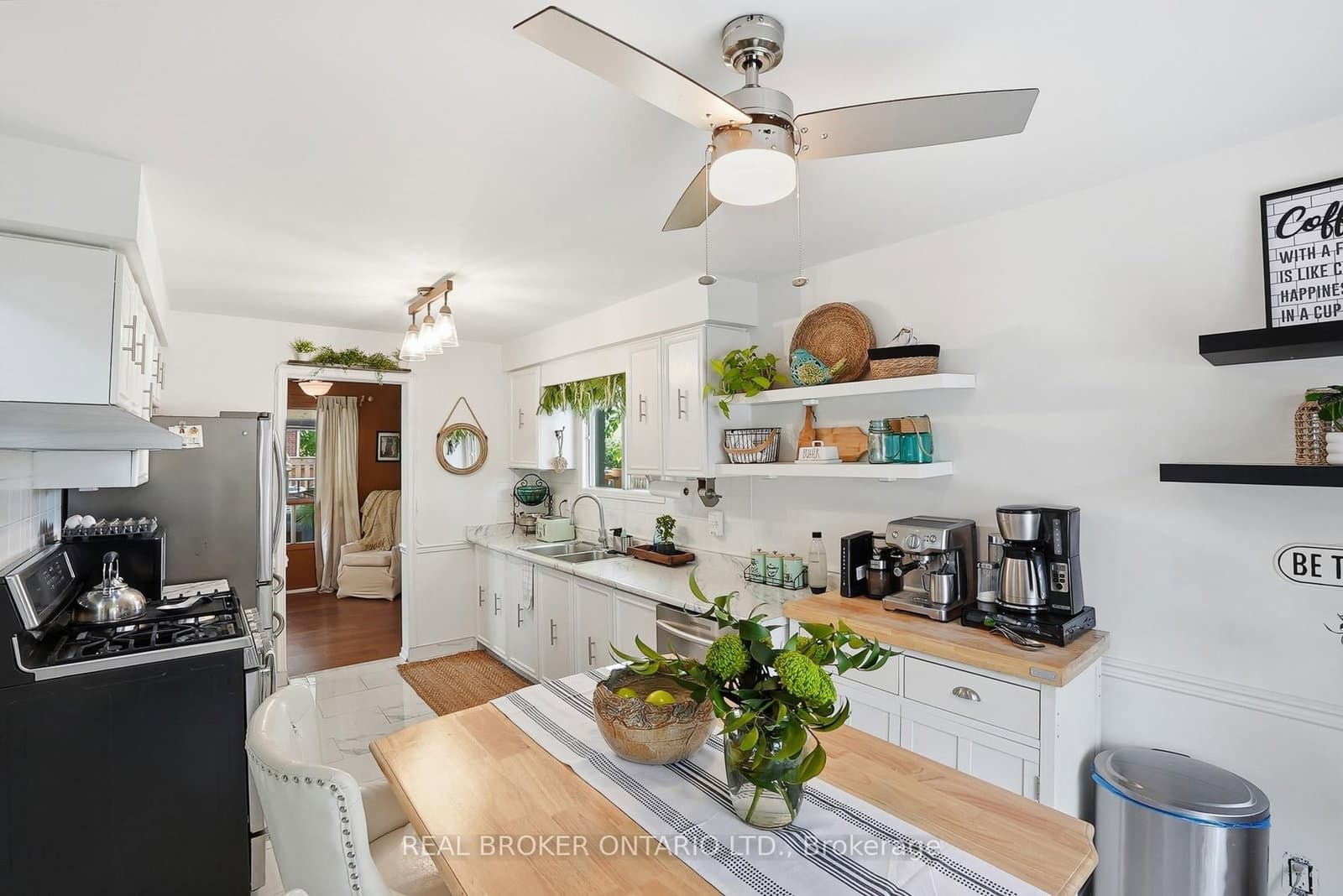 3260 Woodcroft Crescent thumbnail 11