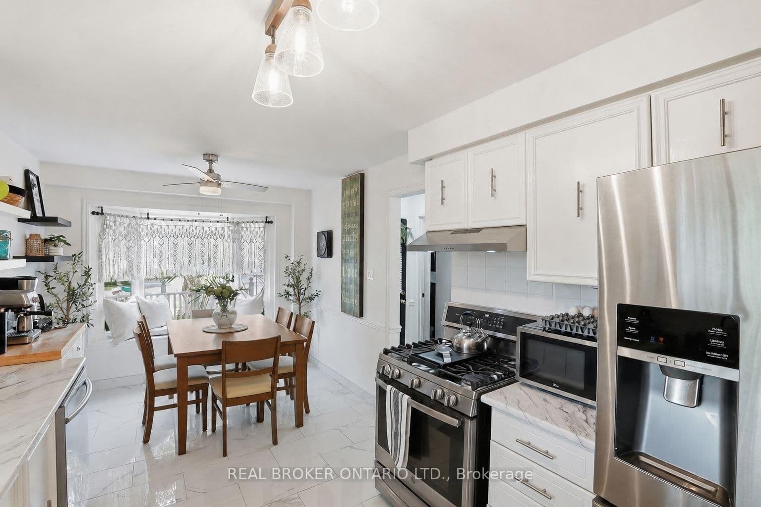 3260 Woodcroft Crescent thumbnail 13
