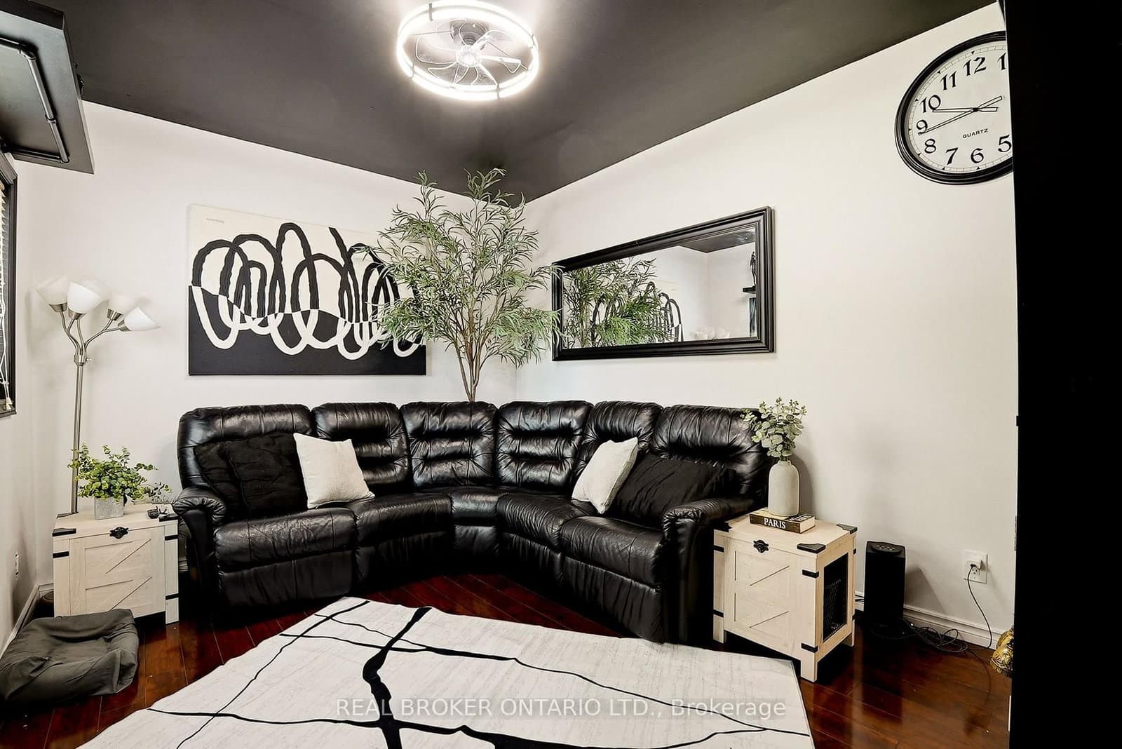 3260 Woodcroft Crescent thumbnail 16