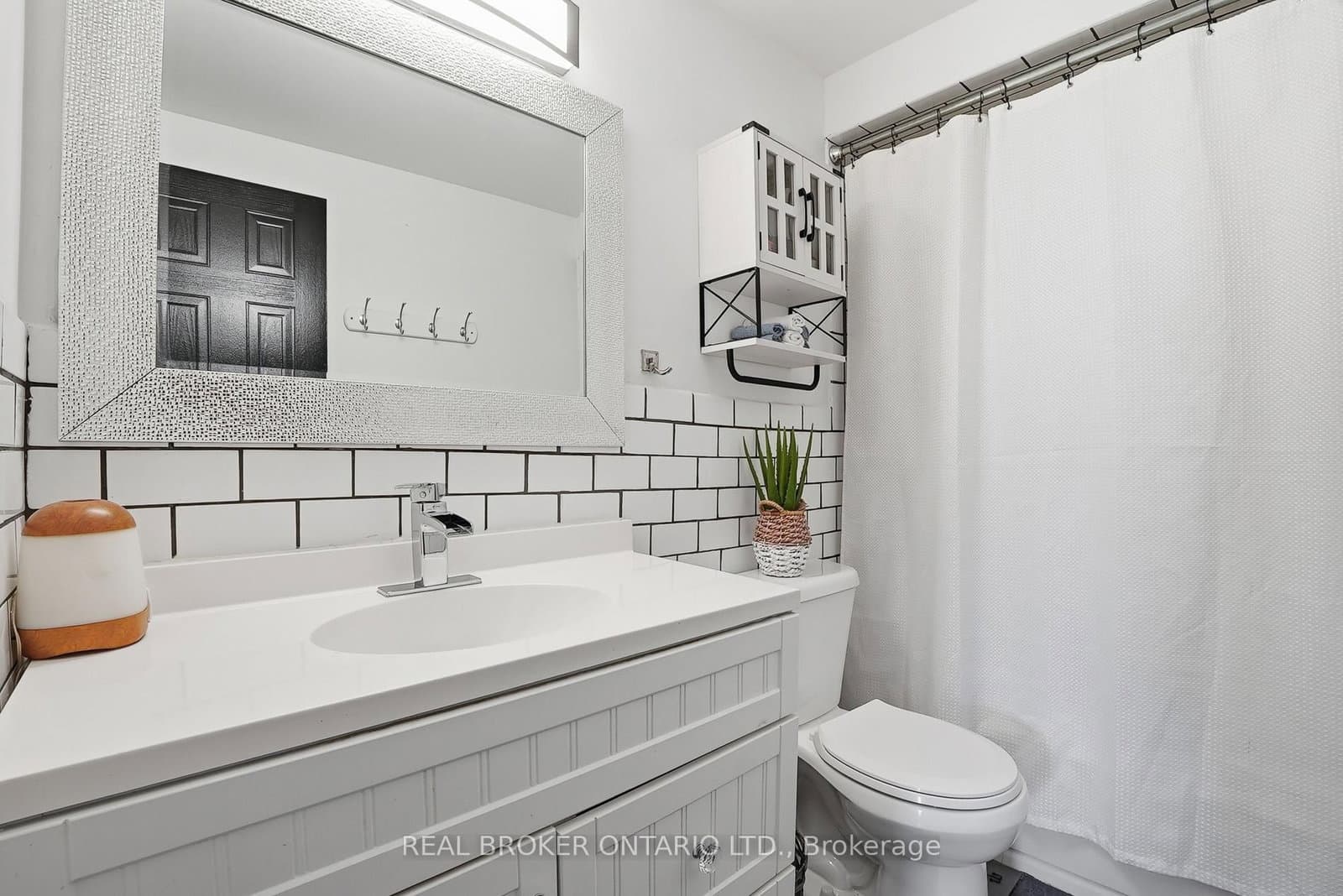 3260 Woodcroft Crescent thumbnail 27