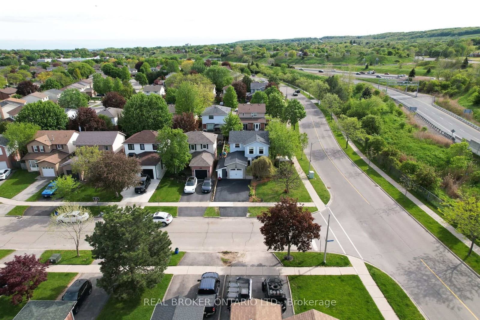 3260 Woodcroft Crescent thumbnail 46