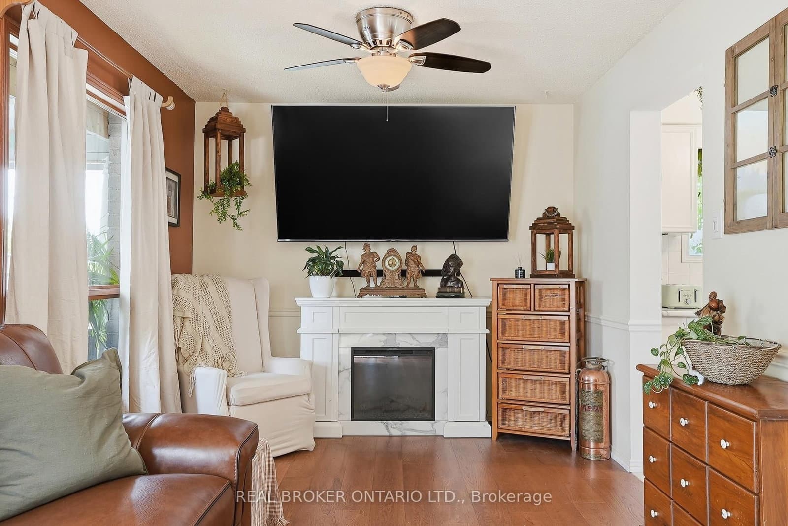 3260 Woodcroft Crescent thumbnail 9