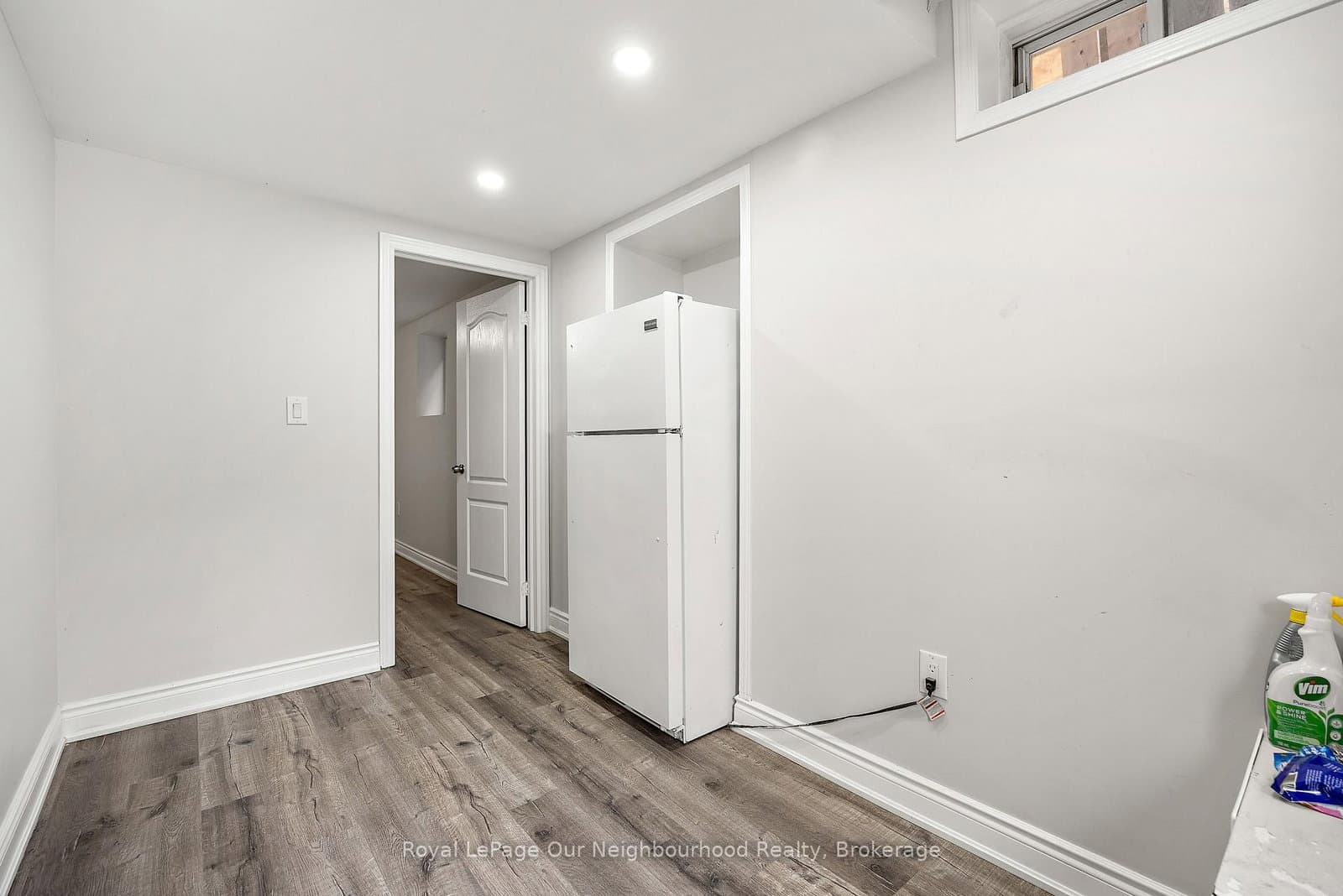 206 Sunny Meadow Boulevard, Unit Bsmt thumbnail 16