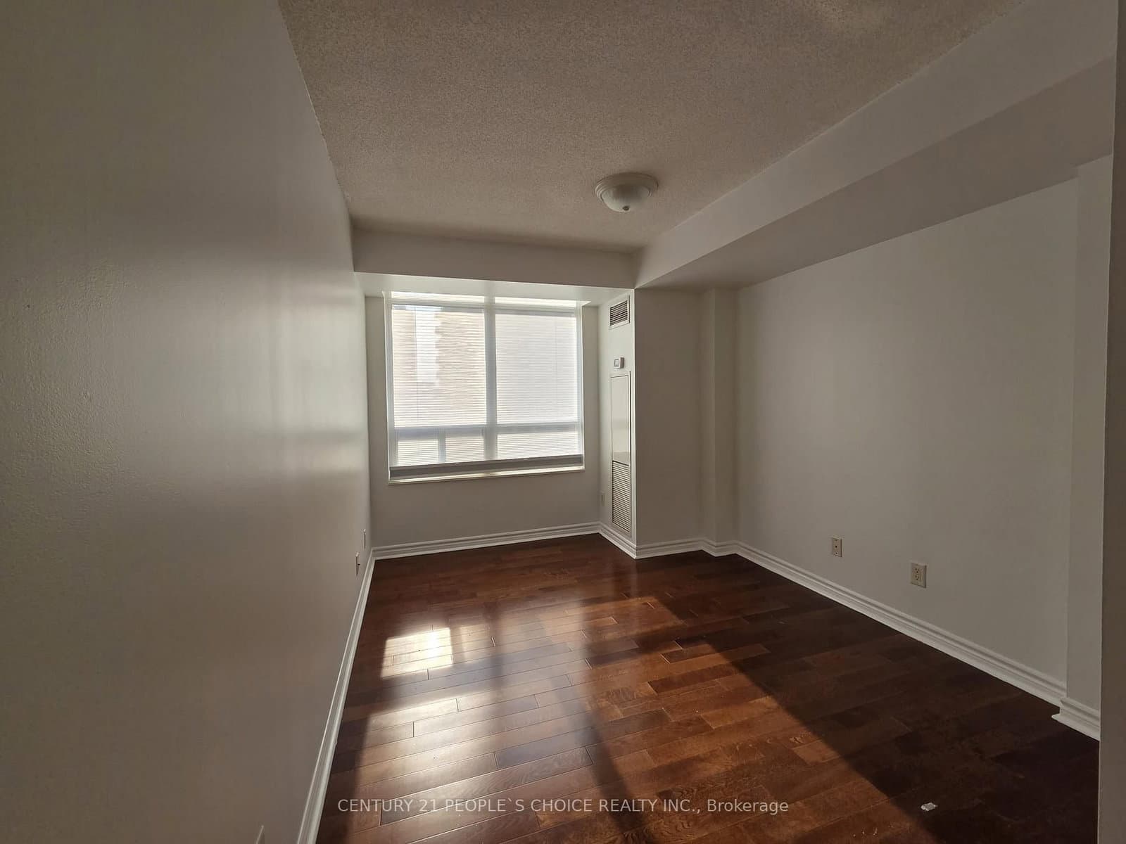 3880 Duke Of York Boulevard, Unit 1806 thumbnail 18