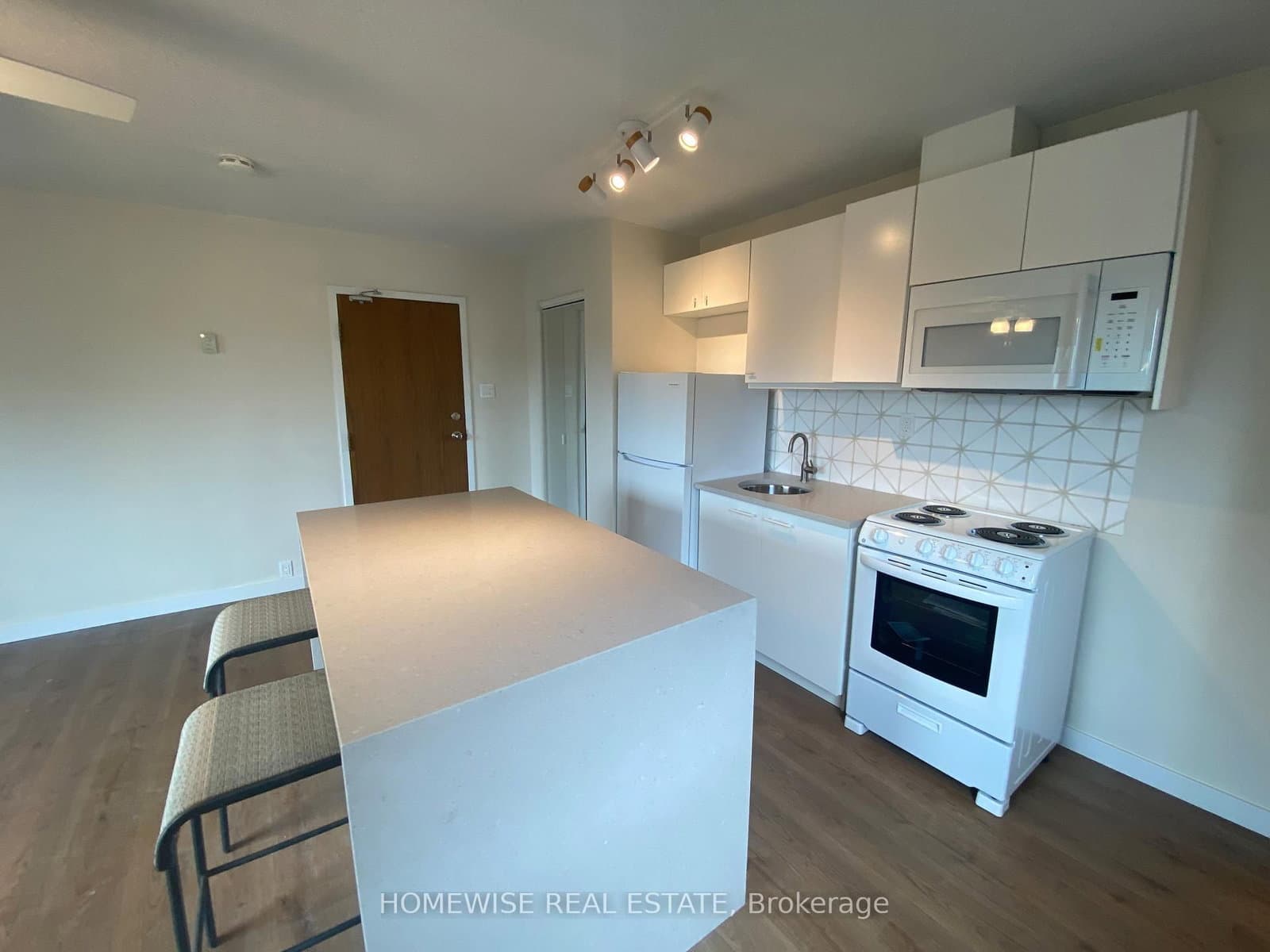5 High Park Boulevard, Unit 302 thumbnail 5