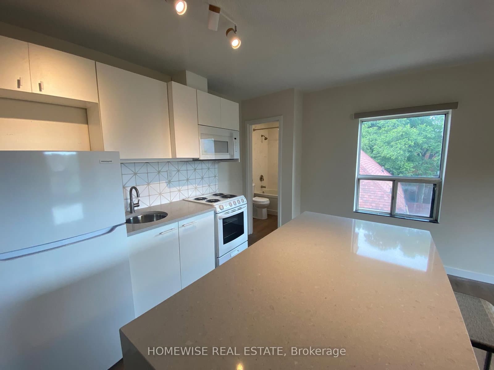 5 High Park Boulevard, Unit 302 thumbnail 7
