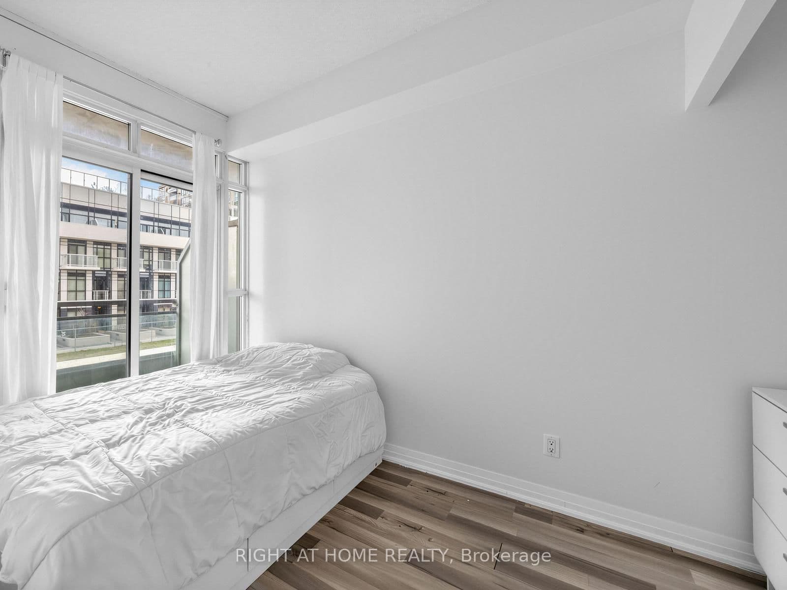 155 Legion Road N, Unit 208 thumbnail 18