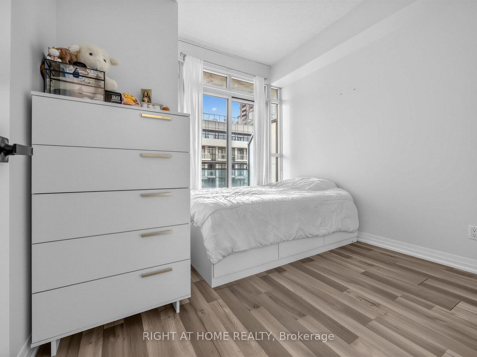 155 Legion Road N, Unit 208 thumbnail 19