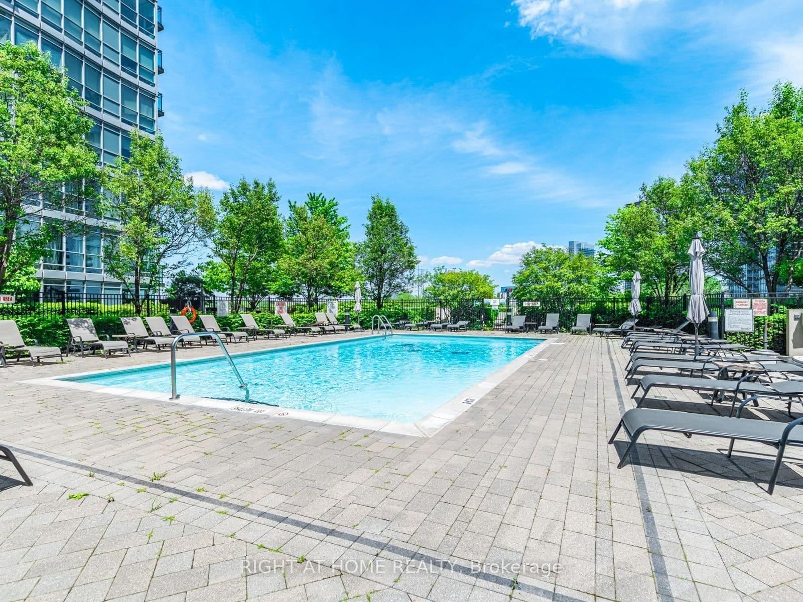 155 Legion Road N, Unit 208 thumbnail 26