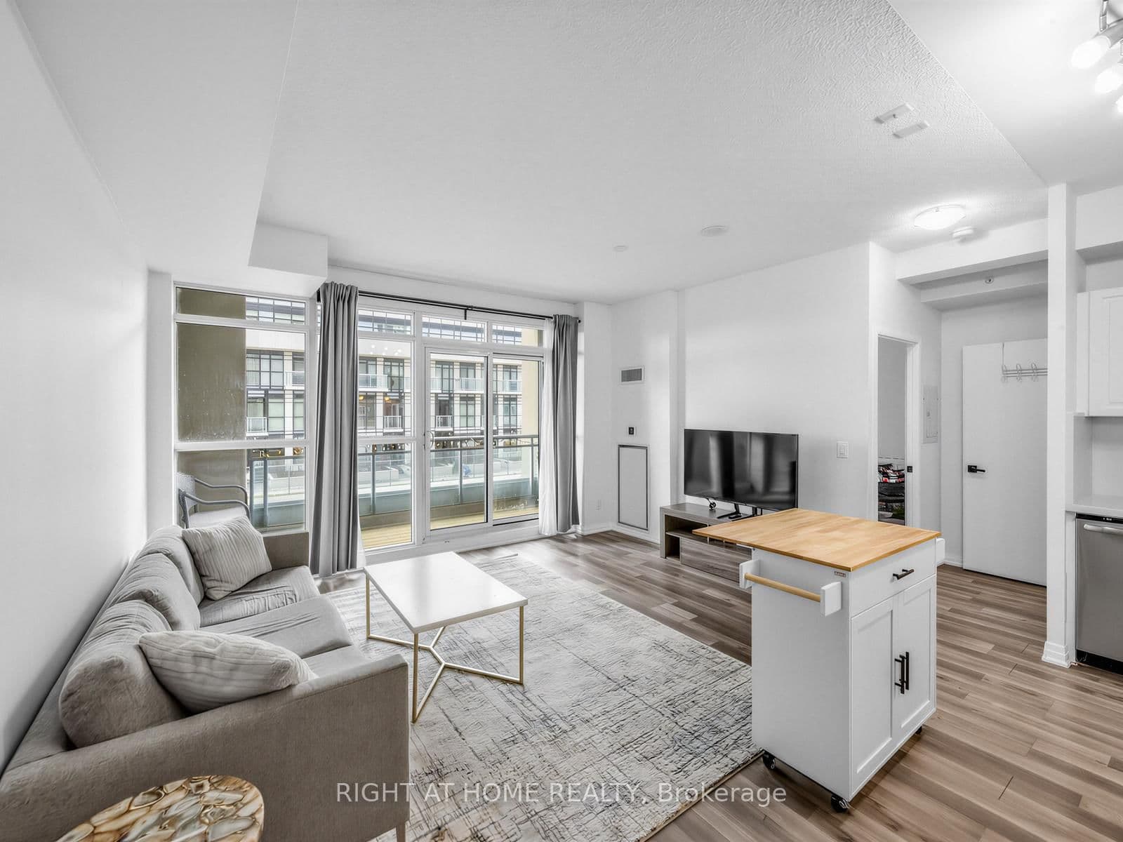 155 Legion Road N, Unit 208 thumbnail 5