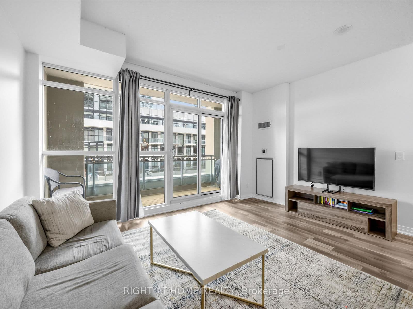 155 Legion Road N, Unit 208 thumbnail 6