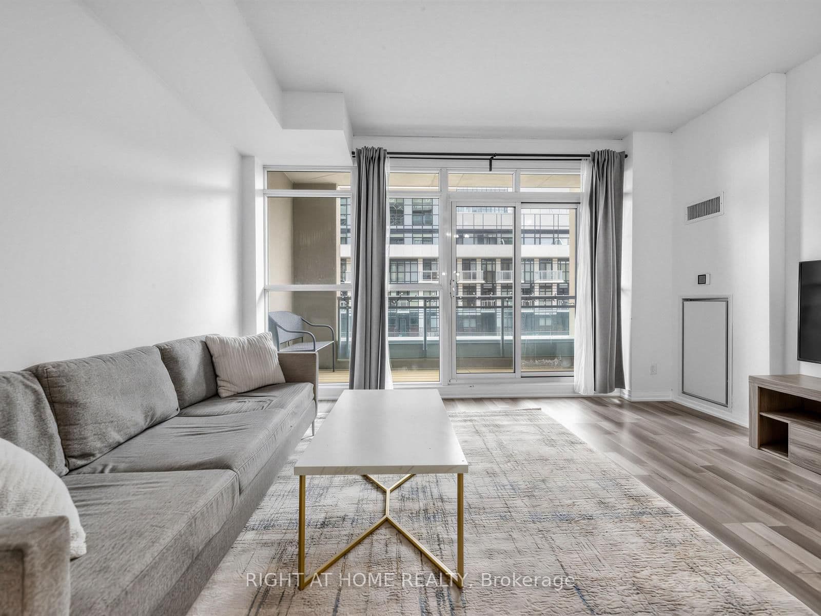 155 Legion Road N, Unit 208 thumbnail 7