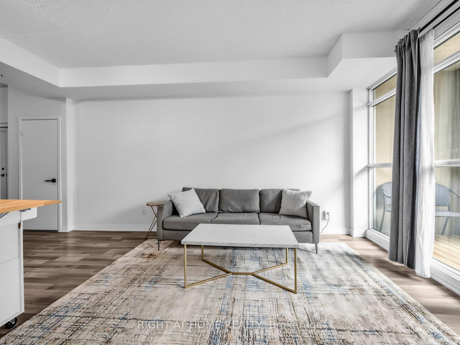 155 Legion Road N, Unit 208 thumbnail 9