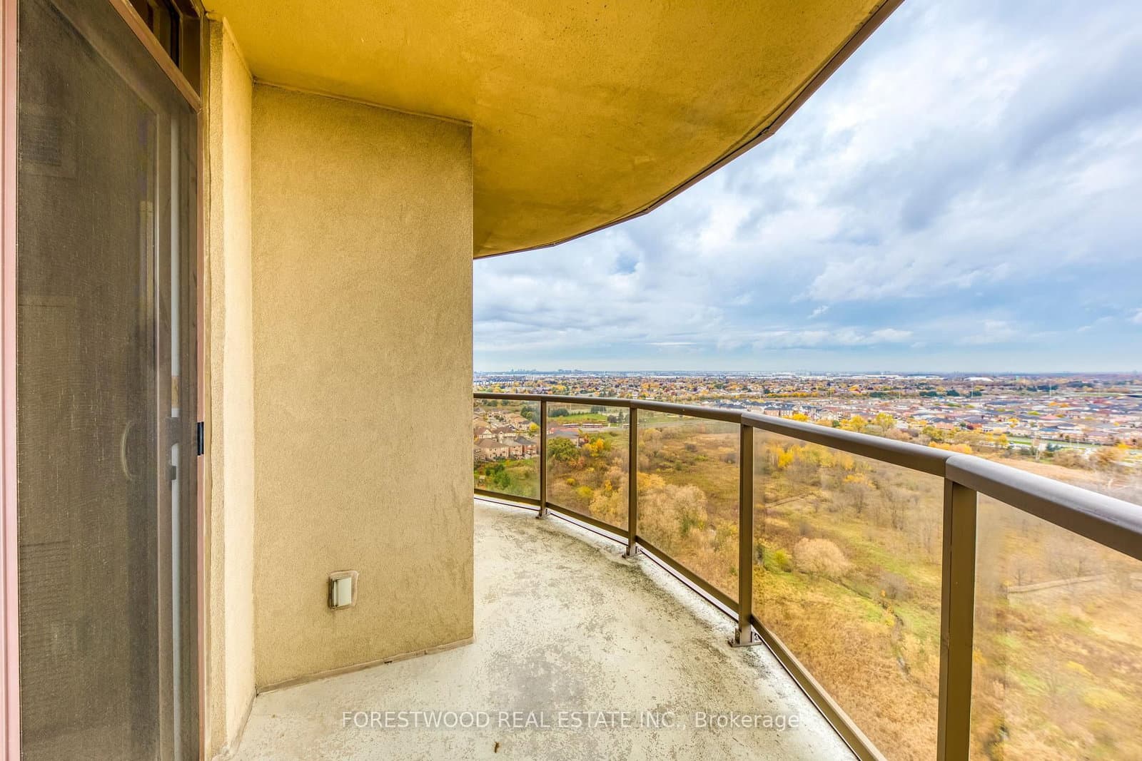 710 Humberwood Boulevard, Unit 2002 thumbnail 6