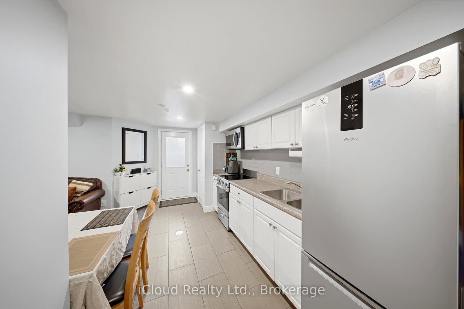 1226 Lansdowne Avenue, Unit Basement thumbnail 4